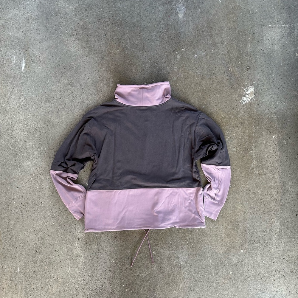 Athleta Hermosa Mock Neck Sweatshirt Shale/Flora Mauve Size XS Athleisure - Picture 6 of 11
